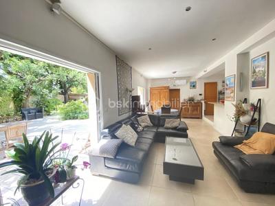 Villa - 124 m² - 6 pièces