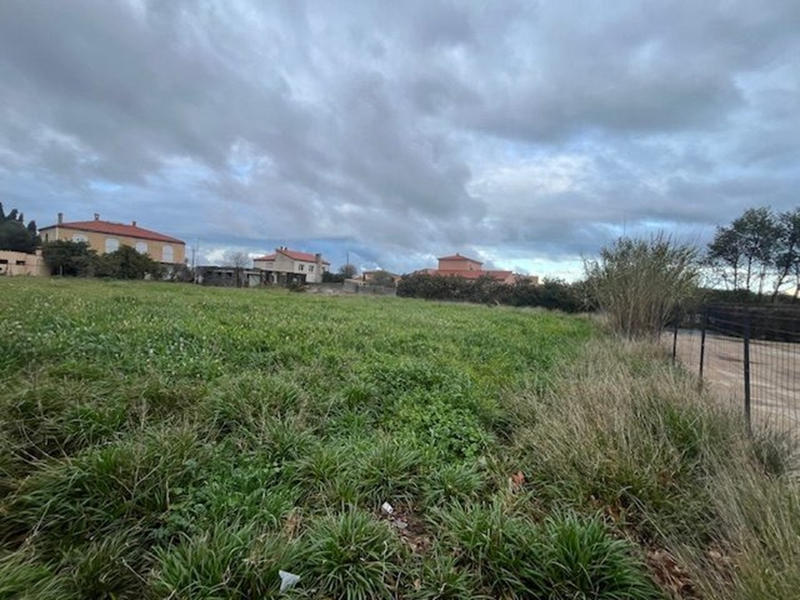 Terrain constructible - 700 m²