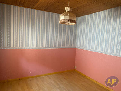 Maison - 77 m² - 5 pièces