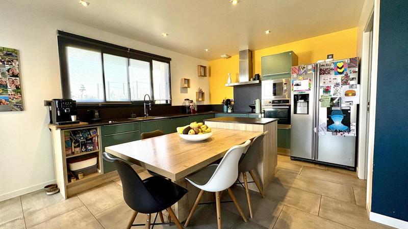 Maison - 205 m² - 7 pièces