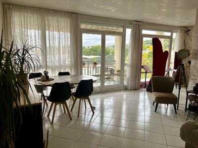 Appartement - 92 m² - 5 pièces