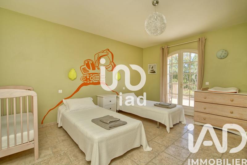 Maison - 250 m² - 6 pièces