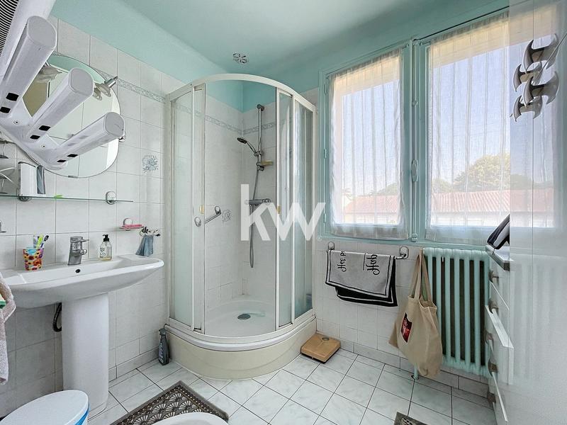 Pavillon - 136 m² - 6 pièces