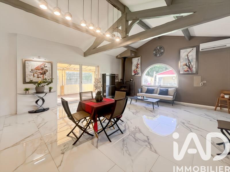 Maison - 228 m² - 10 pièces