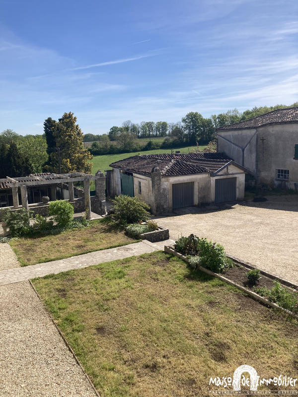 Maison - 220 m² - 5 pièces