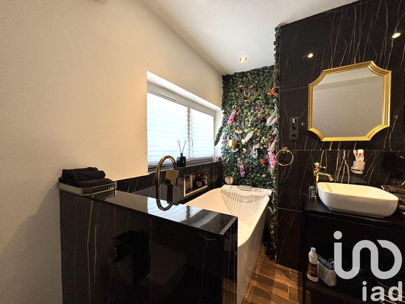 Maison - 178 m² - 7 pièces