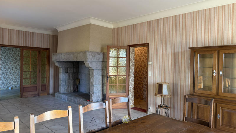 Maison - 300 m² - 7 pièces