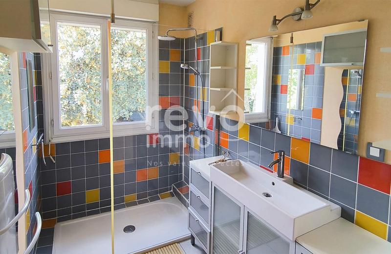 Maison - 137 m² - 6 pièces