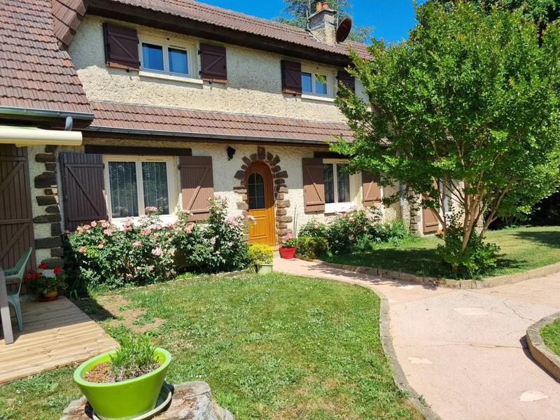 Maison - 260 m² - 9 pièces