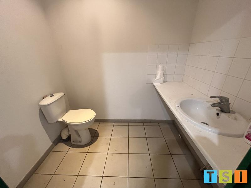 Local d'activités - 199 m² - 3 pièces