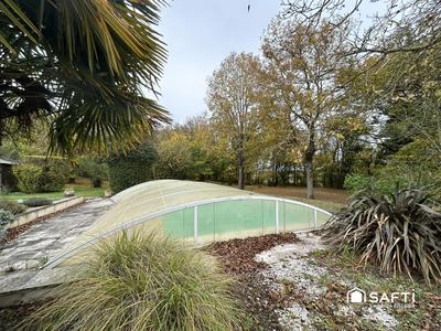 Maison - 280 m² - 11 pièces