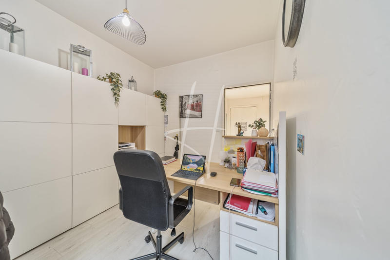 Bureau - 68 m² - 4 pièces