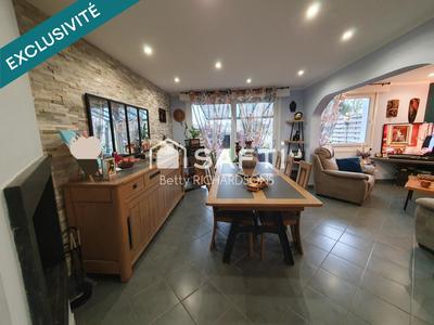 Maison - 79 m² - 5 pièces