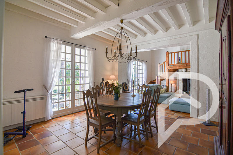 Maison - 185 m² - 6 pièces