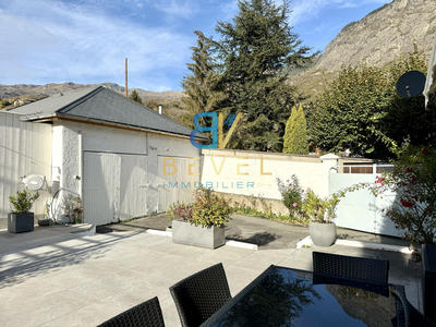 Villa - 238 m² - 8 pièces