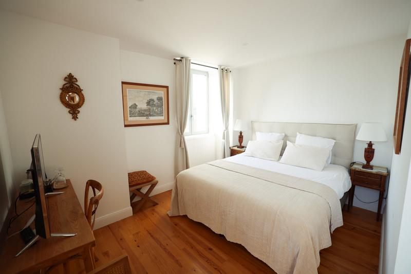 Maison - 404 m² - 9 pièces