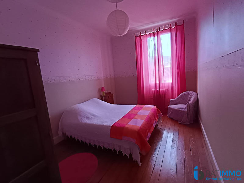 Maison - 220 m² - 9 pièces