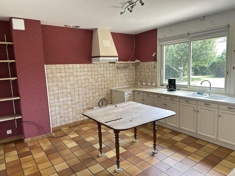 Maison - 182 m² - 8 pièces