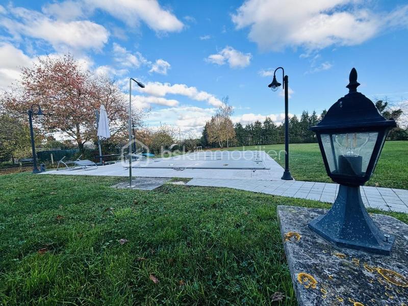 Propriété - 230 m² - 7 pièces