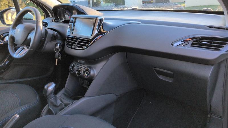 Peugeot 208 1.2 PureTech 82 Signature