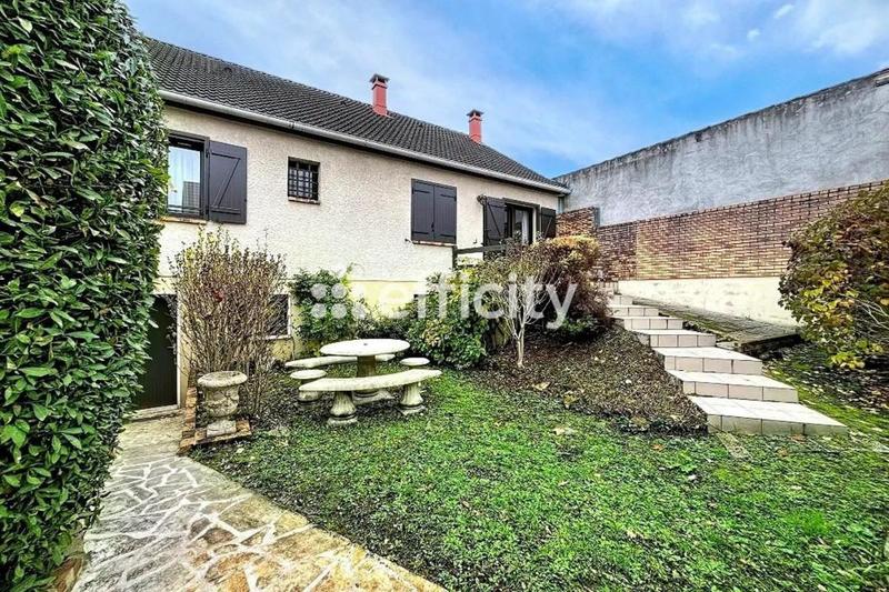 Maison - 85 m² - 5 pièces