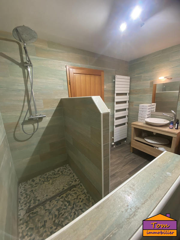 Maison traditionnelle - 260 m² - 7 pièces