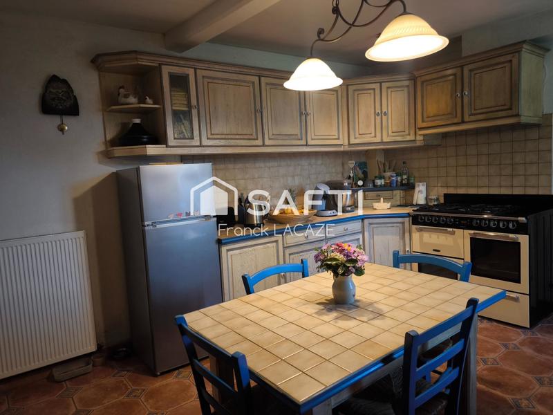 Maison - 243 m² - 10 pièces