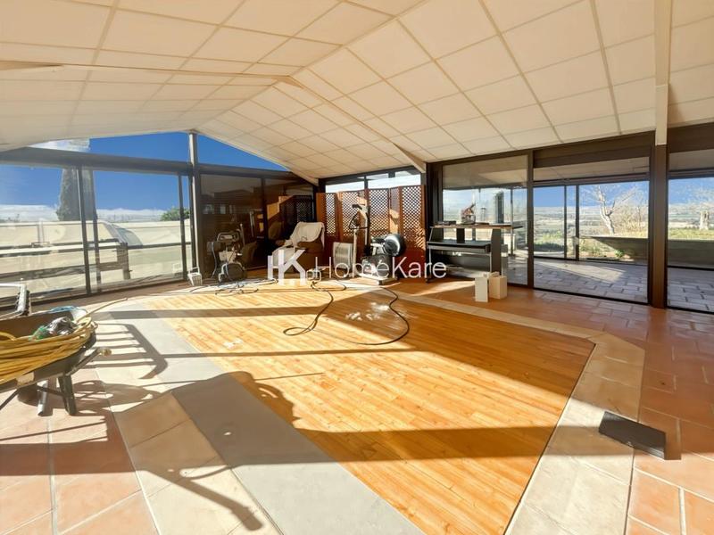 Propriété - 280 m² - 11 pièces