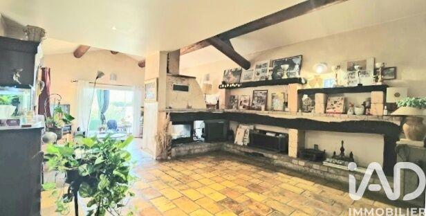 Maison - 552 m² - 11 pièces