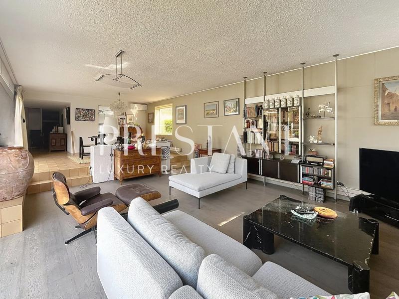 Maison - 209 m² - 6 pièces