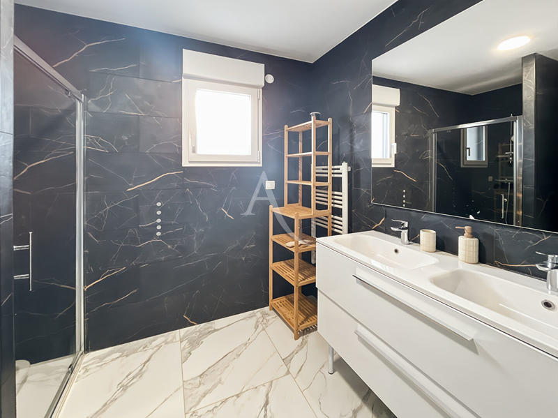 Maison - 82 m² - 4 pièces