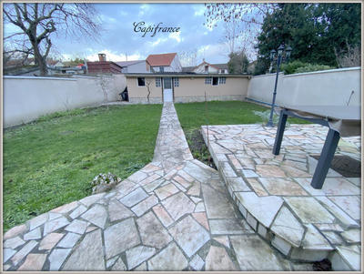 Maison - 250 m² - 9 pièces