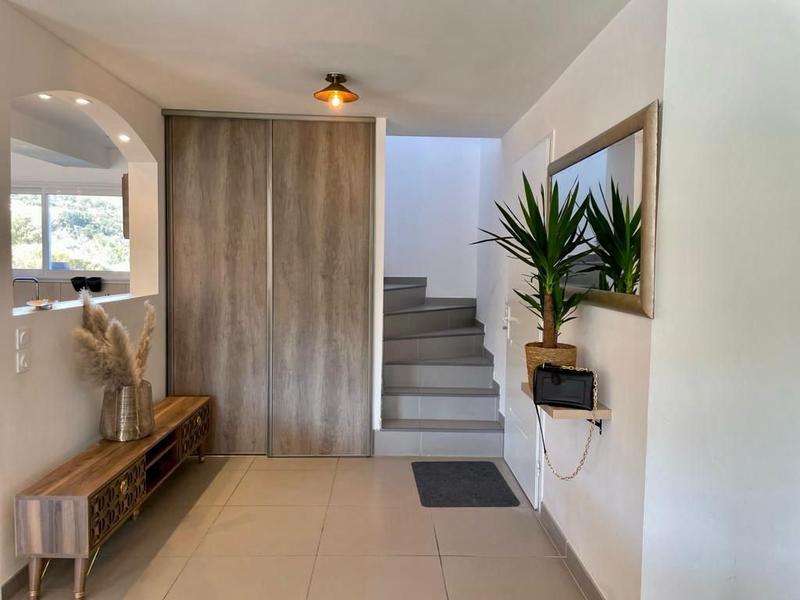 Villa - 250 m² - 8 pièces