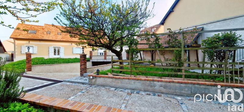 Maison - 218 m² - 6 pièces