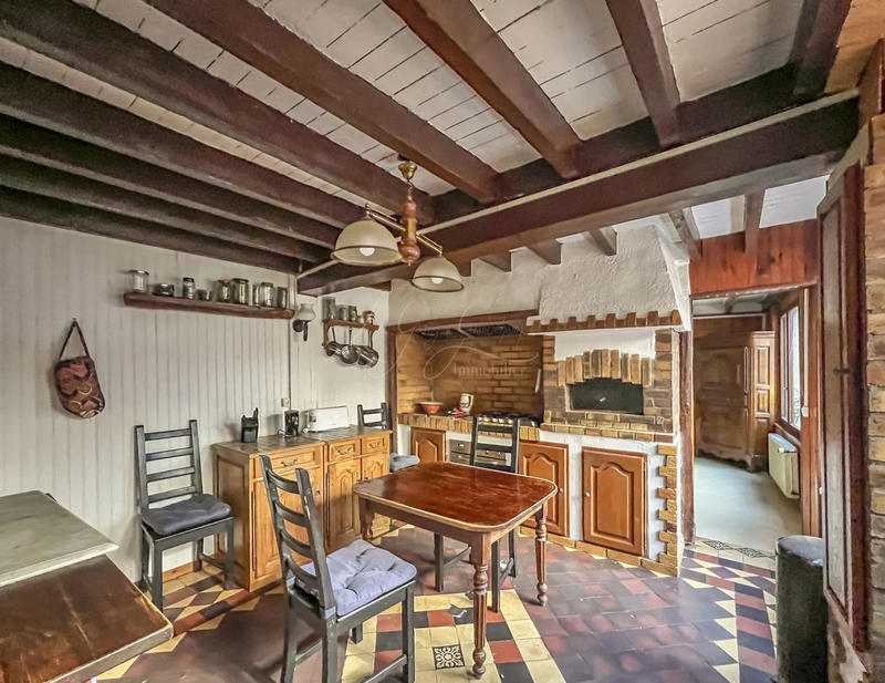 Maison traditionnelle - 294 m² - 15 pièces