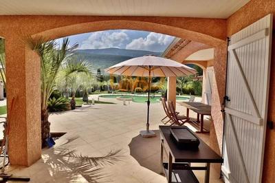 Propriété - 169 m² - 6 pièces