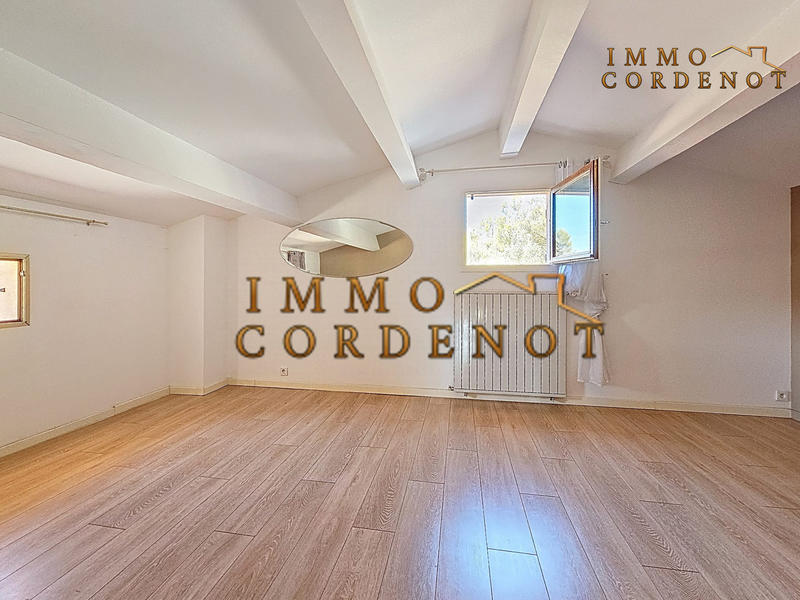 Villa - 184 m² - 6 pièces