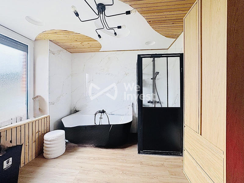 Maison - 165 m² - 8 pièces