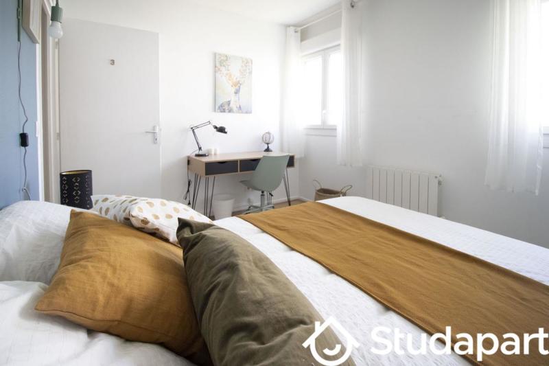 Chambre - 11 m² - 1 pièce