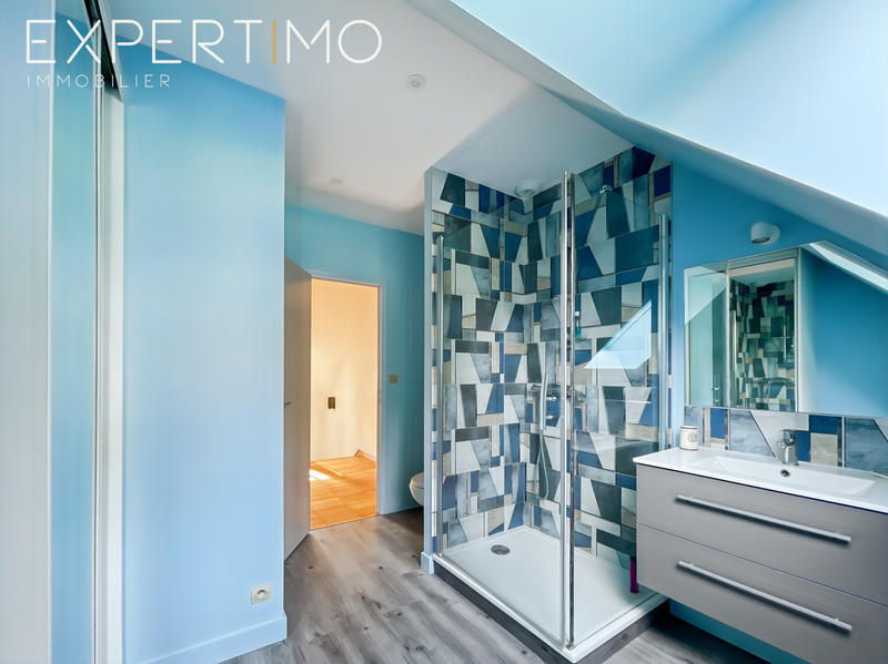 Maison - 121 m² - 6 pièces