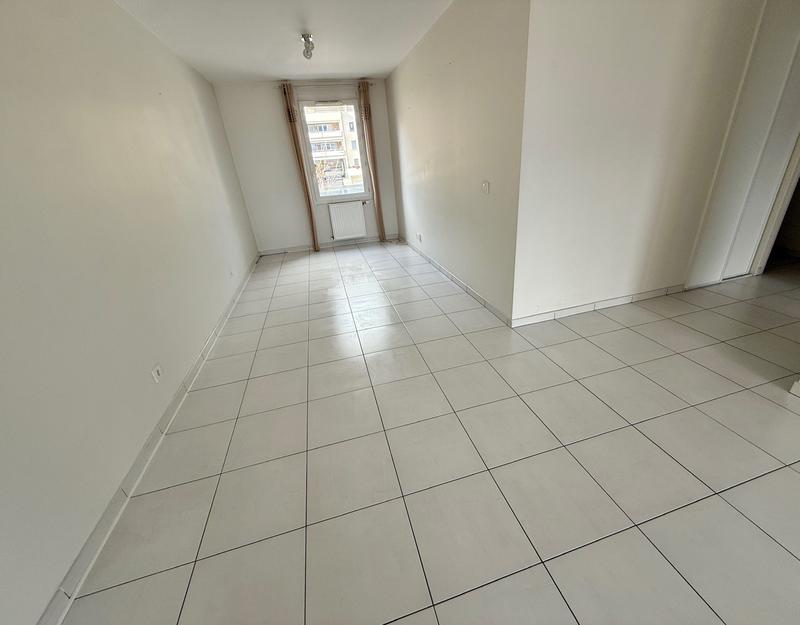 Appartement - 82 m² - 3 pièces