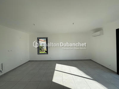 Maison - 94 m² - 5 pièces