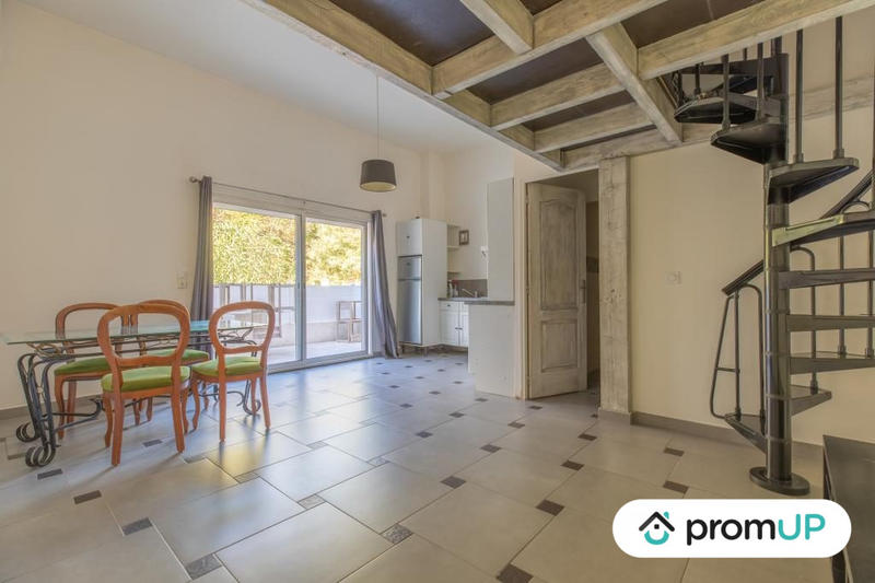 Maison - 240 m² - 7 pièces