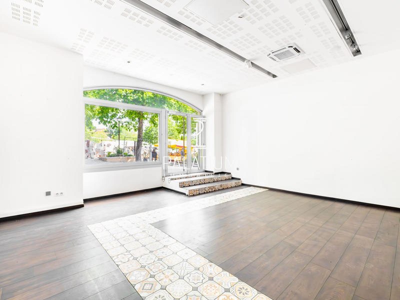 Local commercial - 87 m² - 3 pièces