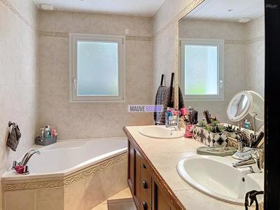 Maison - 114 m² - 5 pièces