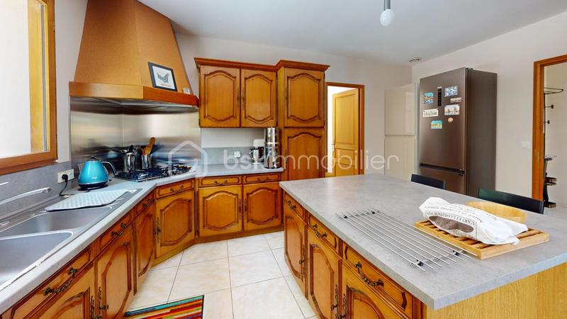 Maison - 181 m² - 7 pièces