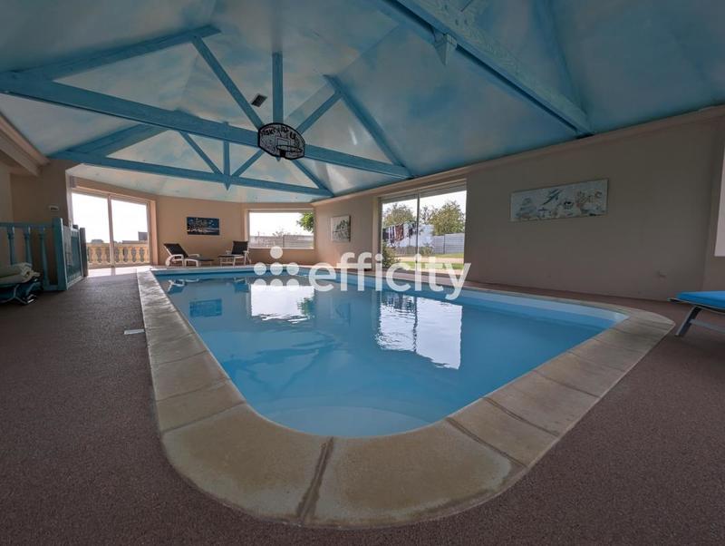 Maison - 240 m² - 10 pièces