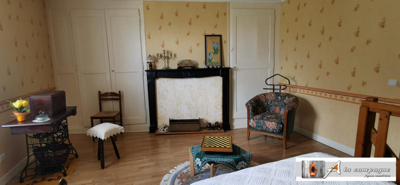 Maison - 200 m² - 11 pièces