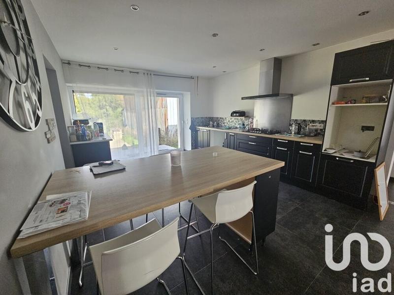 Maison - 232 m² - 7 pièces