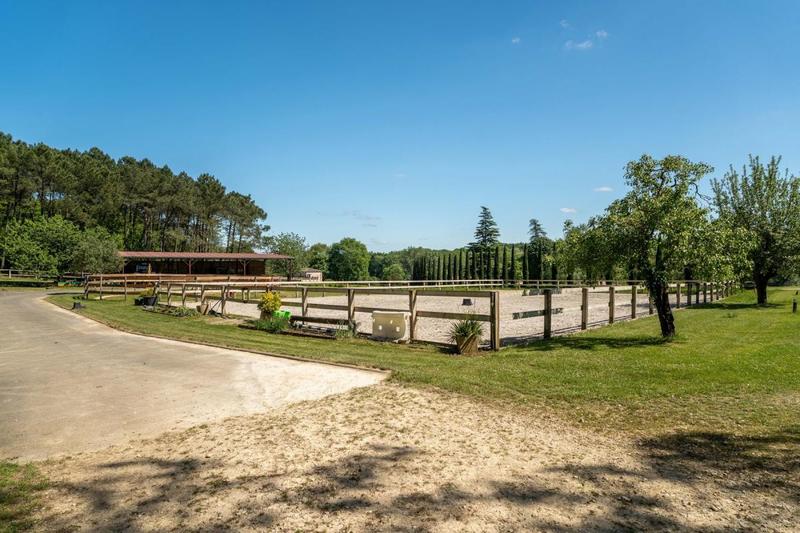 Demeure - 185 m² - 7 pièces